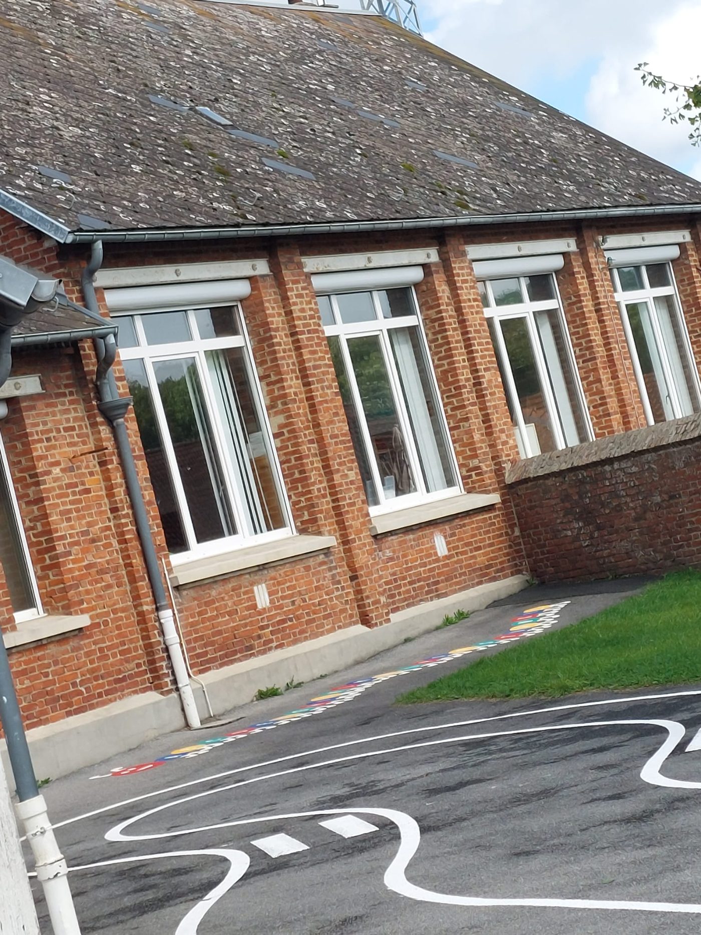 18 volets solaires pour la mairie et l'école de Villers-Plouich