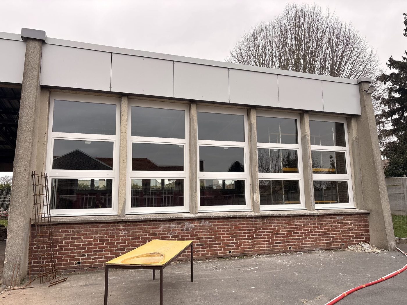 Un bâtiment de l'école Jacques Brel reparti à neuf